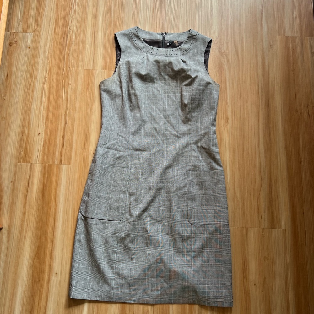 Elegant Gray Sleeveless Dress